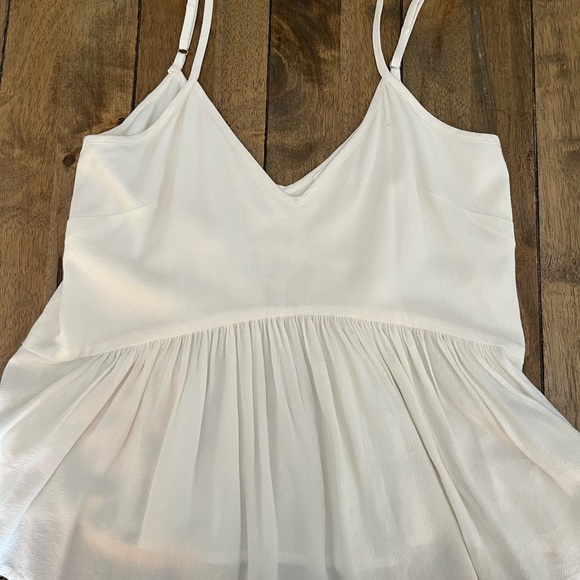 Stylish White Sleeveless Blouse - Picture 2 of 6